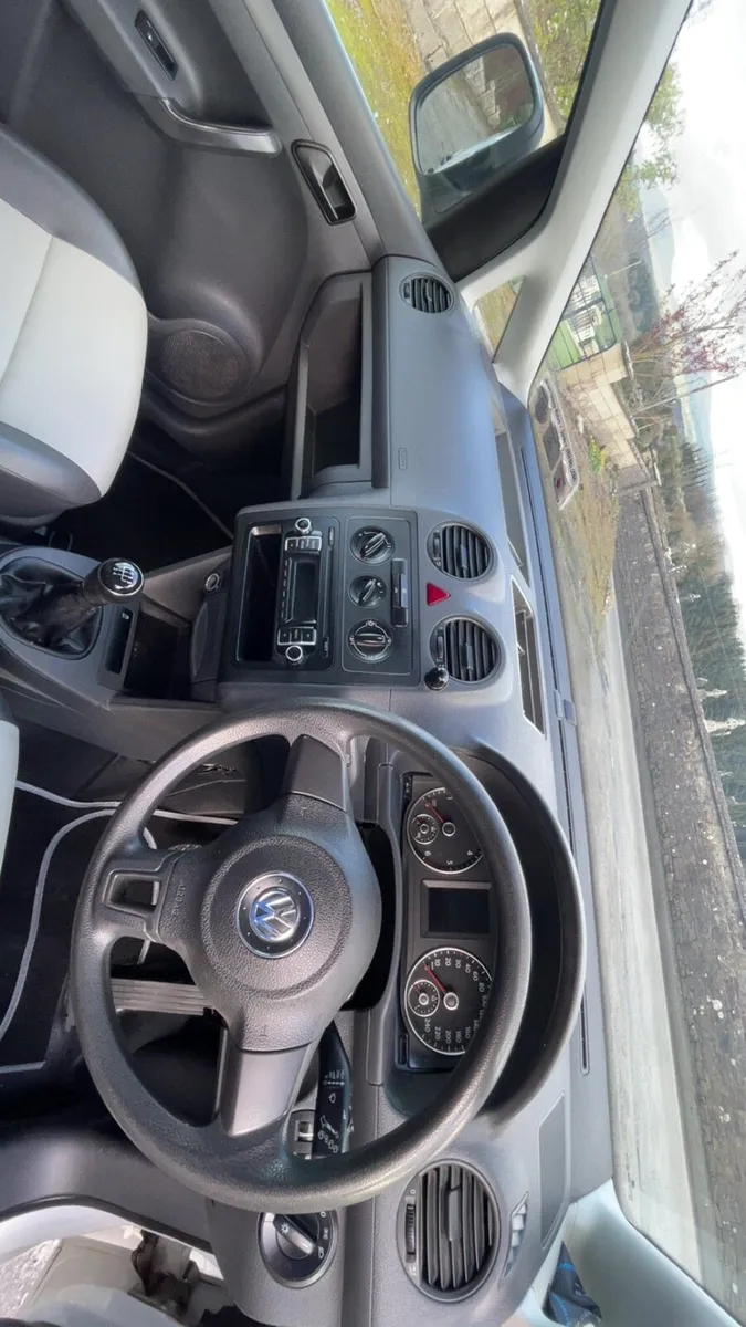 Volkswagen caddy - Image 4