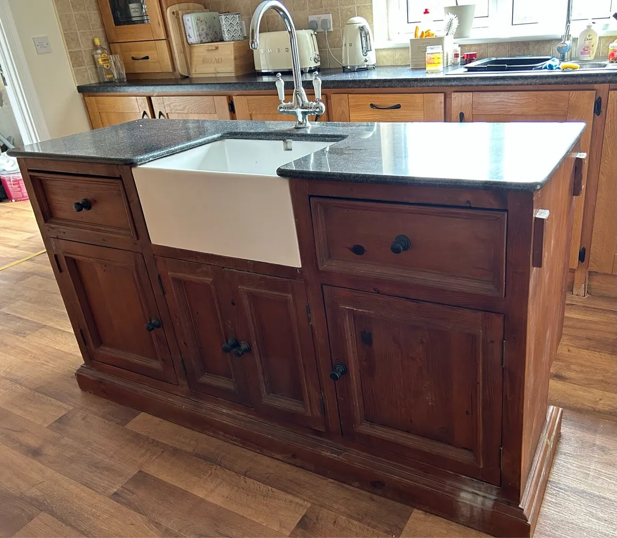 Utility unit with Belfast sink - Image 2