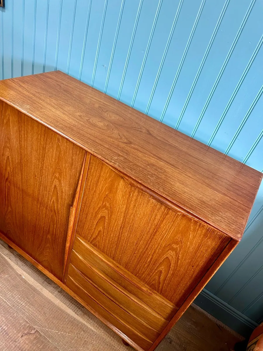 Mid century modern - Image 4