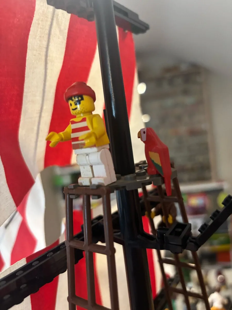 Lego 6285 Black Sea’s Barracuda complete used set - Image 3