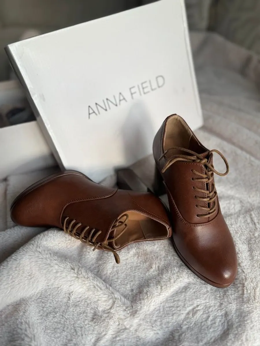 Women's Oxford Heels - unused - Image 1