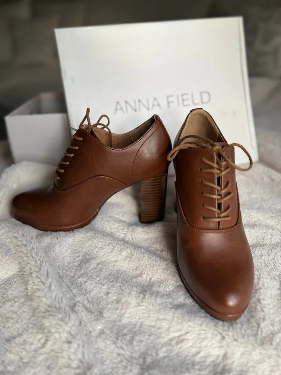 Women's Oxford Heels - unused - Image 2