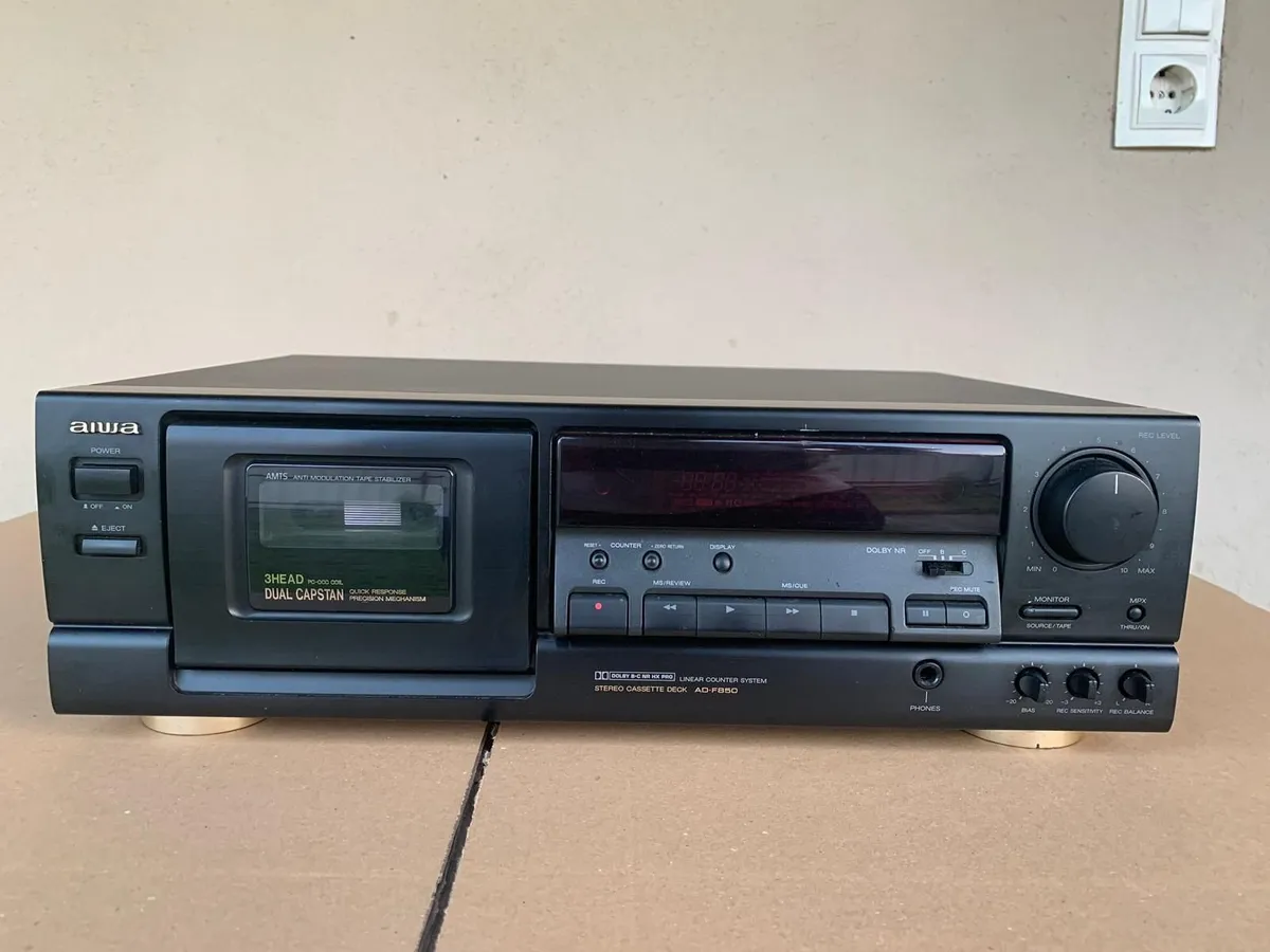 AIWA AD F 850 tape deck - Image 1