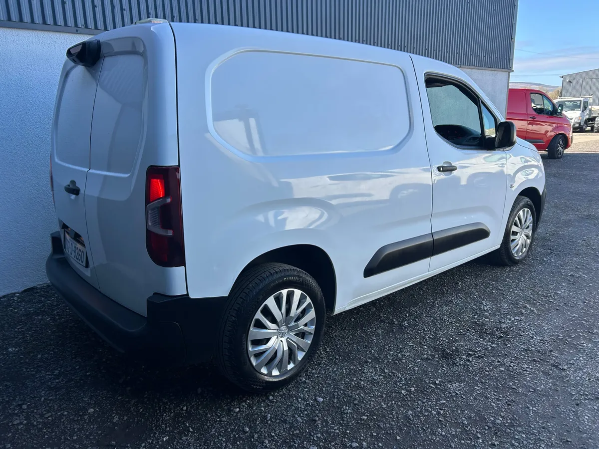 2020 Peugeot Partner ‘Professional 136km - Image 4
