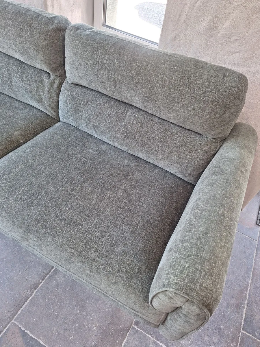 2.5 seater couch - Image 2