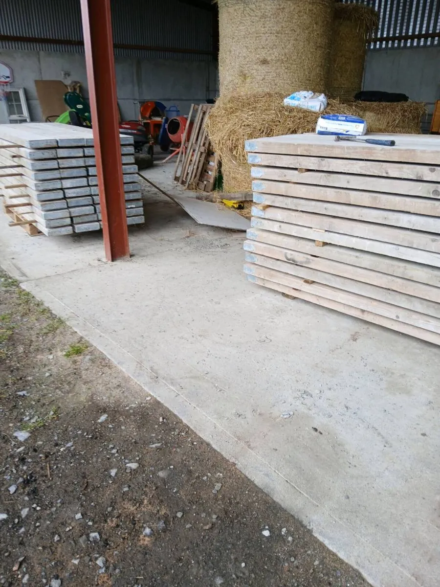 Scaffolding + 100 planks - Image 3