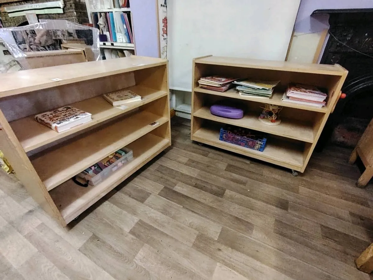 Creche / nursery - movable shelf cabinets