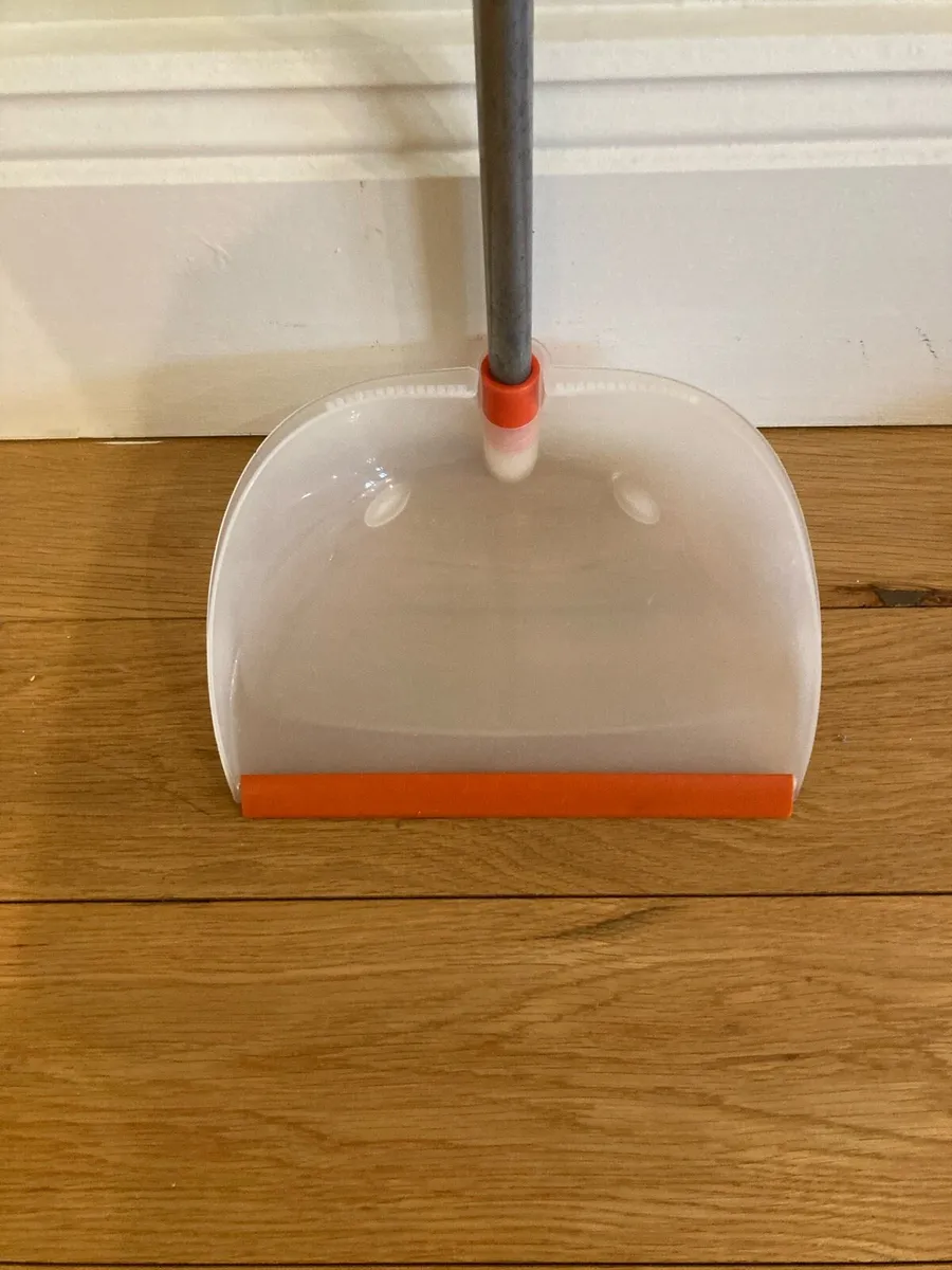 Dustpan and brom - Image 3