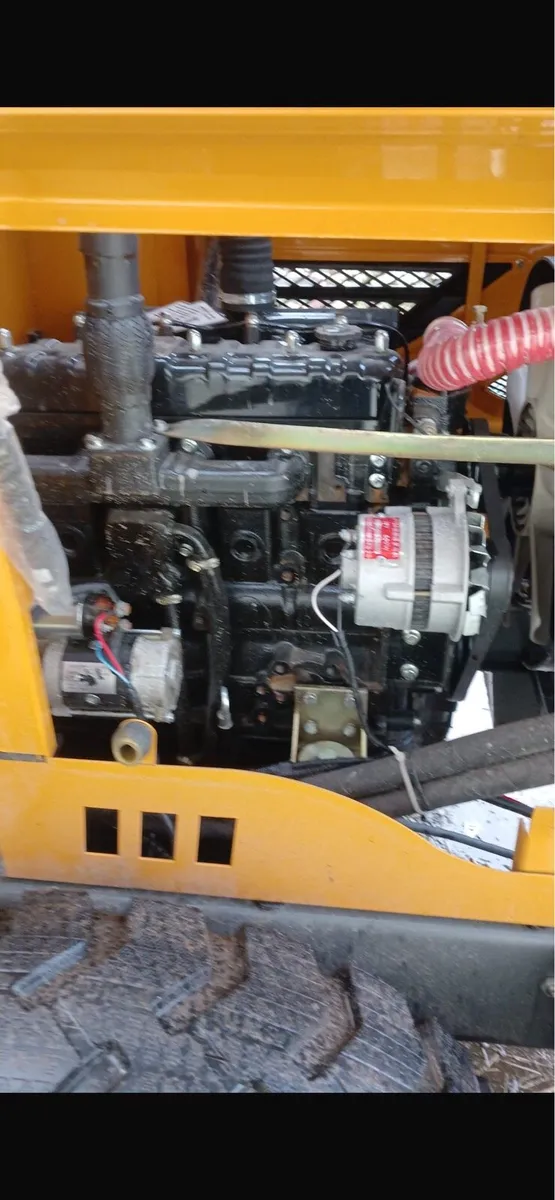 Loading shovel - Image 4