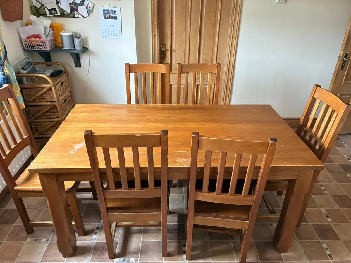 Oak Table and 6 chairs - Image 1