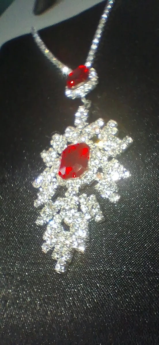 Luxury Red Ruby Silver-Tone Alloy Pendant Necklace - Image 4