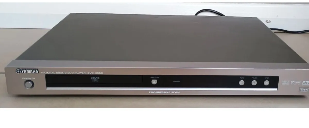 Yamaha dvd s550 cd/dvd player - Image 2