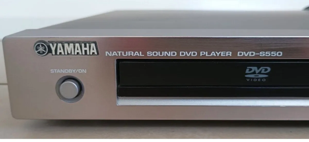 Yamaha dvd s550 cd/dvd player - Image 3