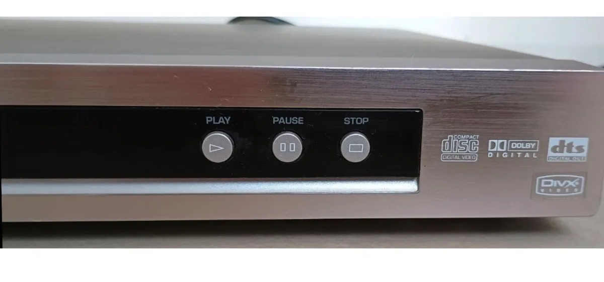 Yamaha dvd s550 cd/dvd player - Image 4