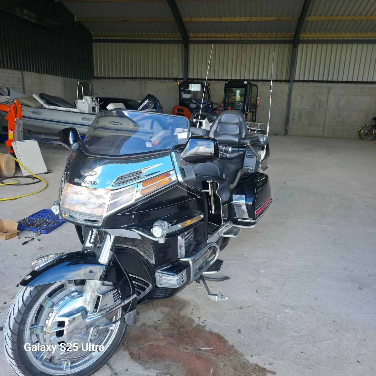 Honda goldwind 1500cc with reverse gear! - Image 1