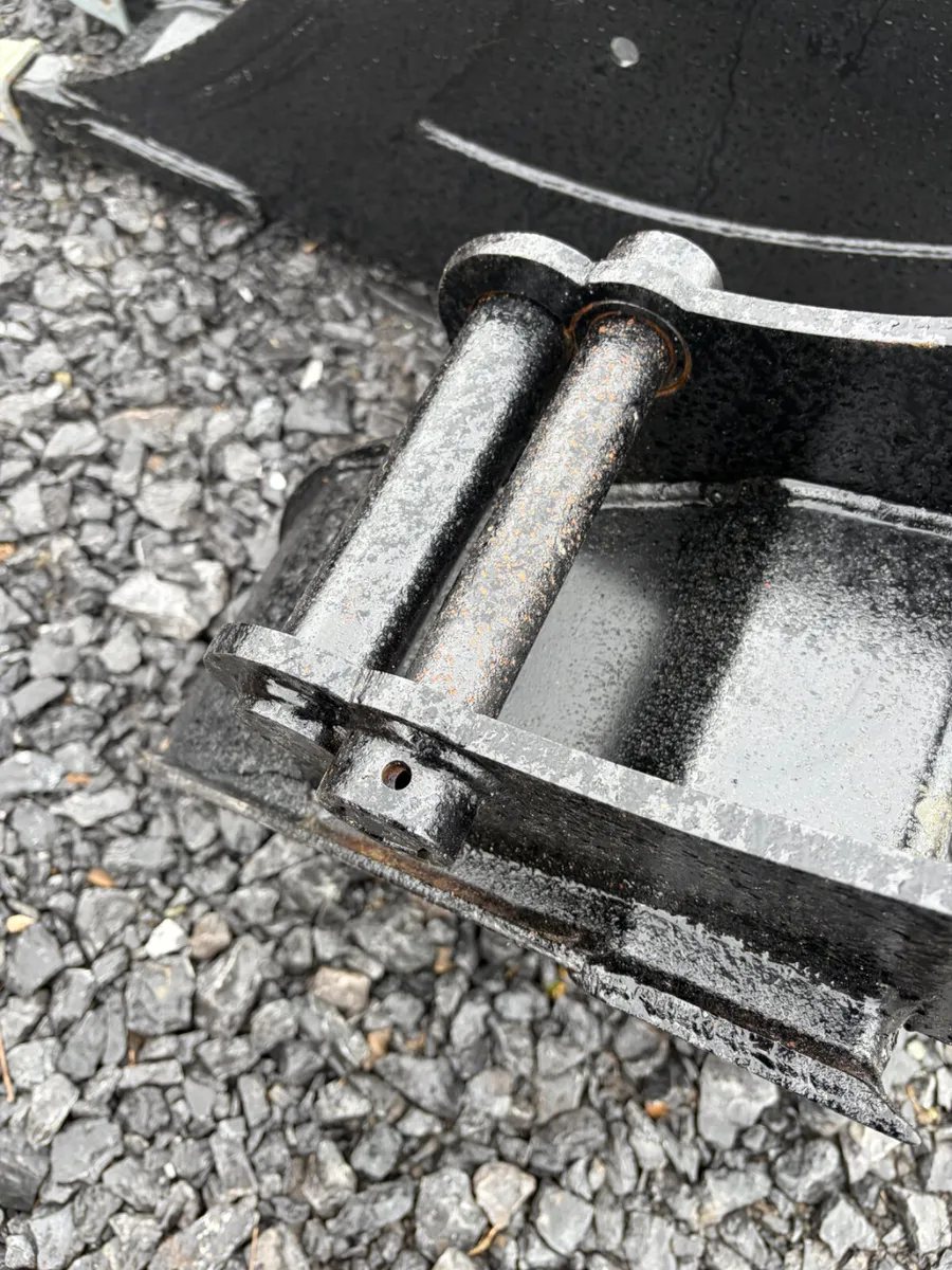 Unused Mc Cleary 35/45mm pin shoring bucket - Image 3