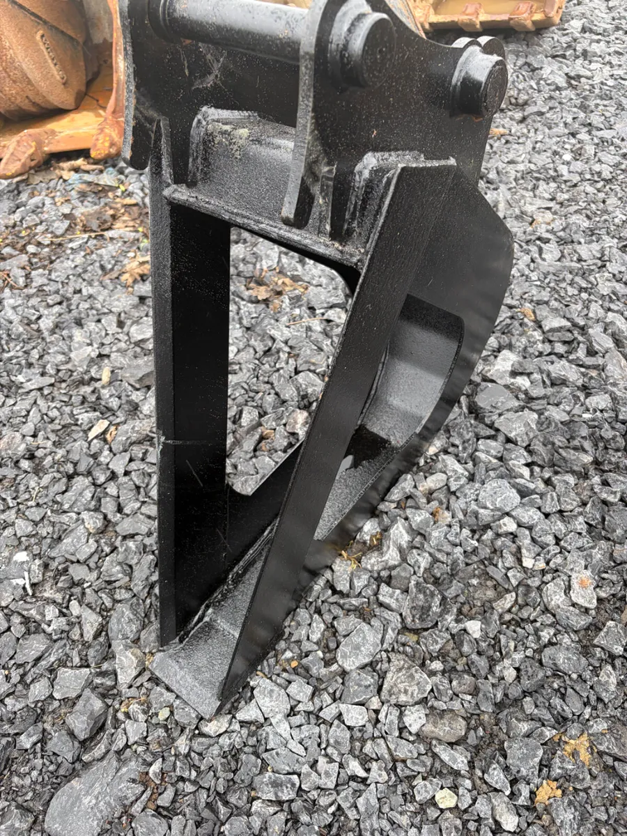 Unused Mc Cleary 35/45mm pin shoring bucket - Image 4