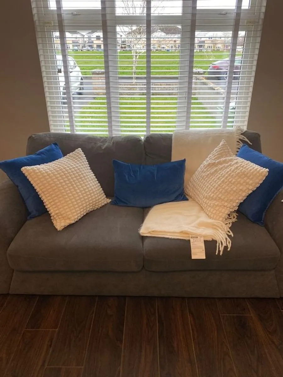 3 and 2 seater couch - Image 3