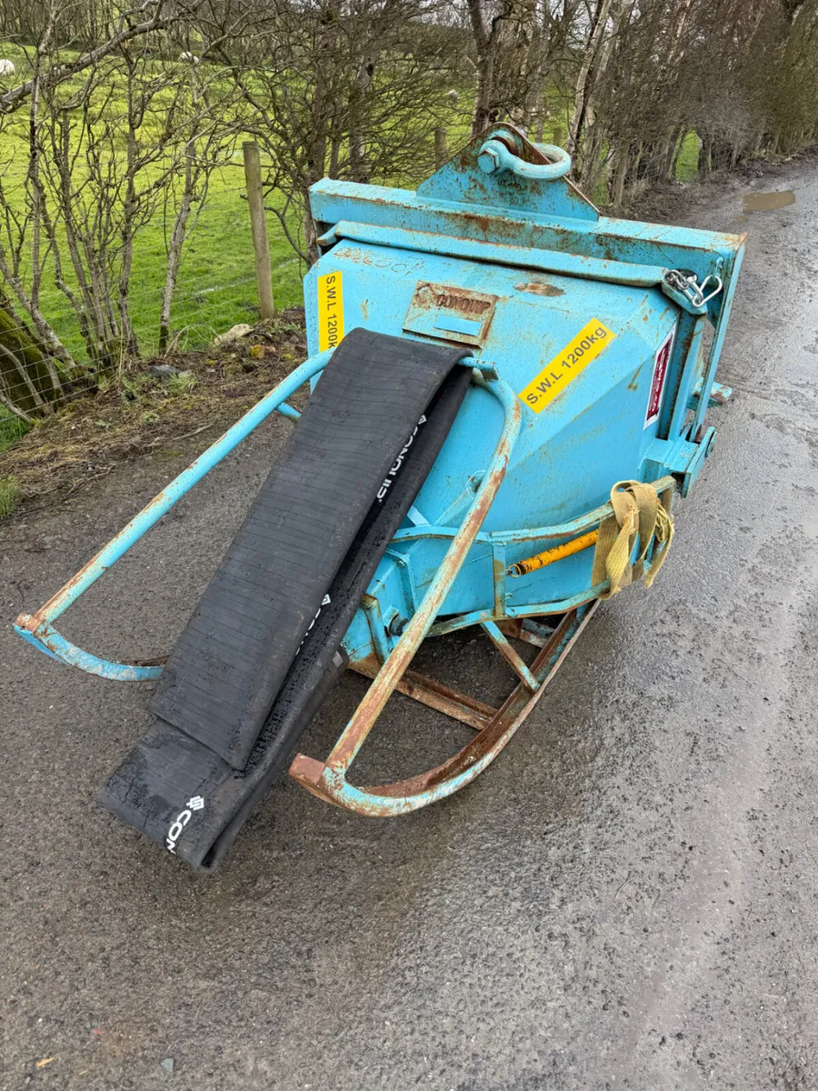 Concrete Skip (half metre) - Image 1