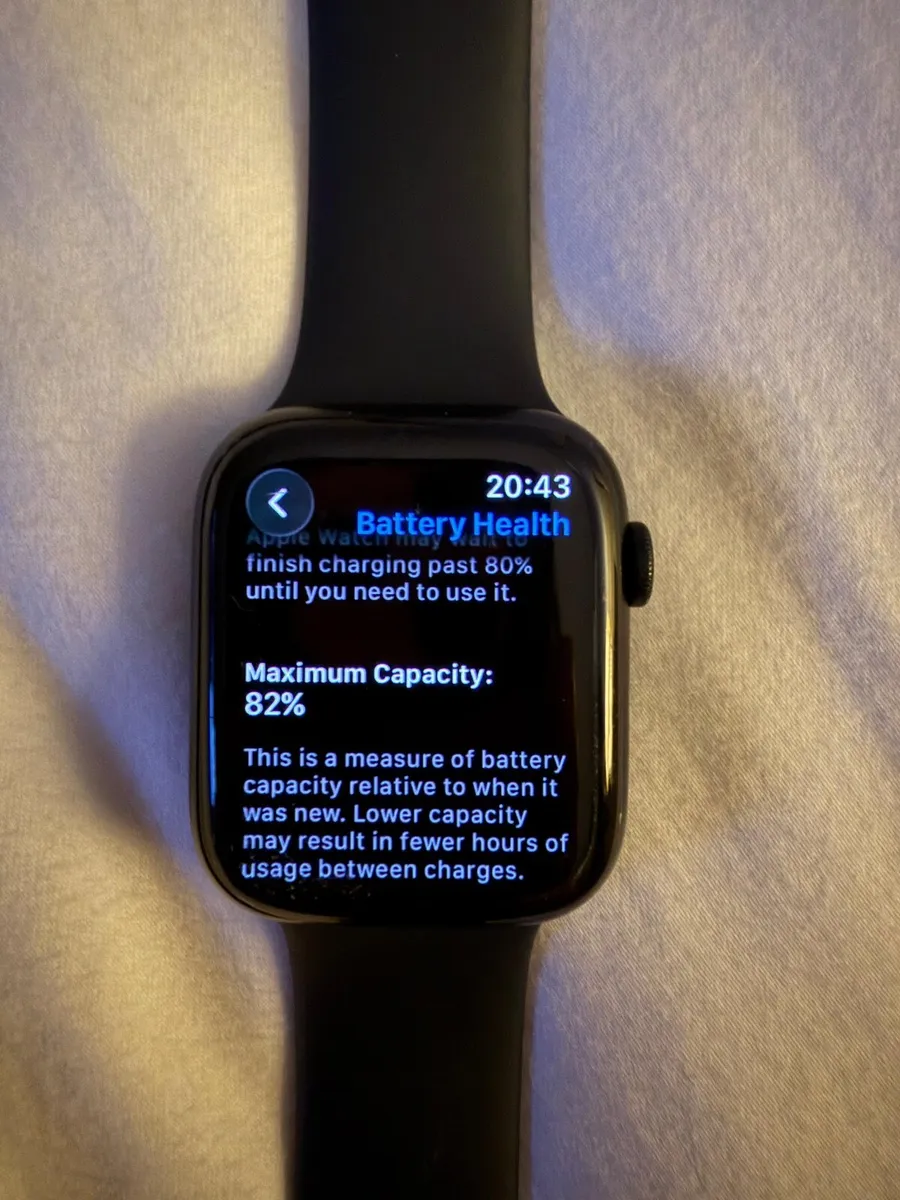 Apple Watch Series 8 GPS 45mm Midnight -  €320 OBO - Image 4