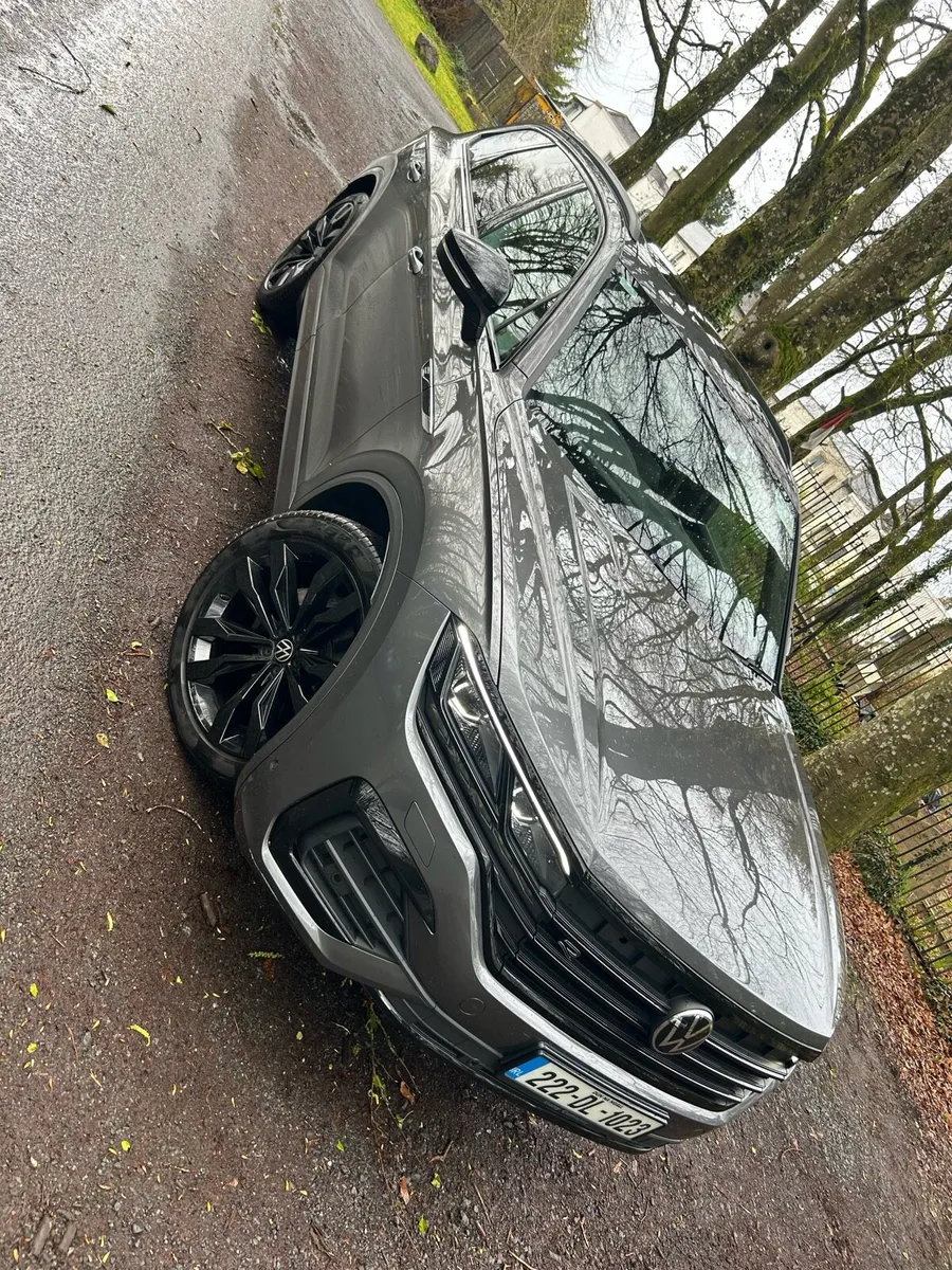 Volkswagen Touareg - Image 1