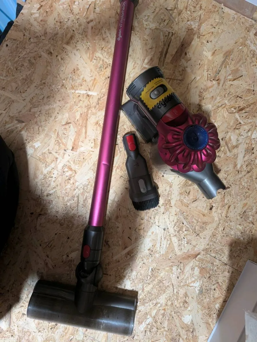 Dyson V7 - Image 3