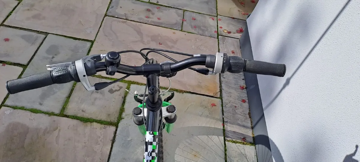 Apollo Gridlock 24-Inch Bike - Image 2