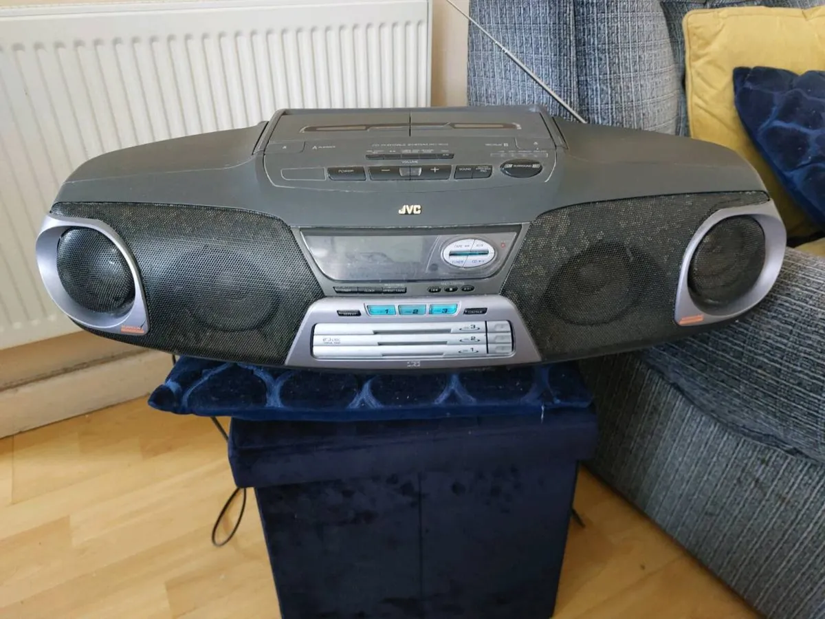 JVC Stereo - Image 1