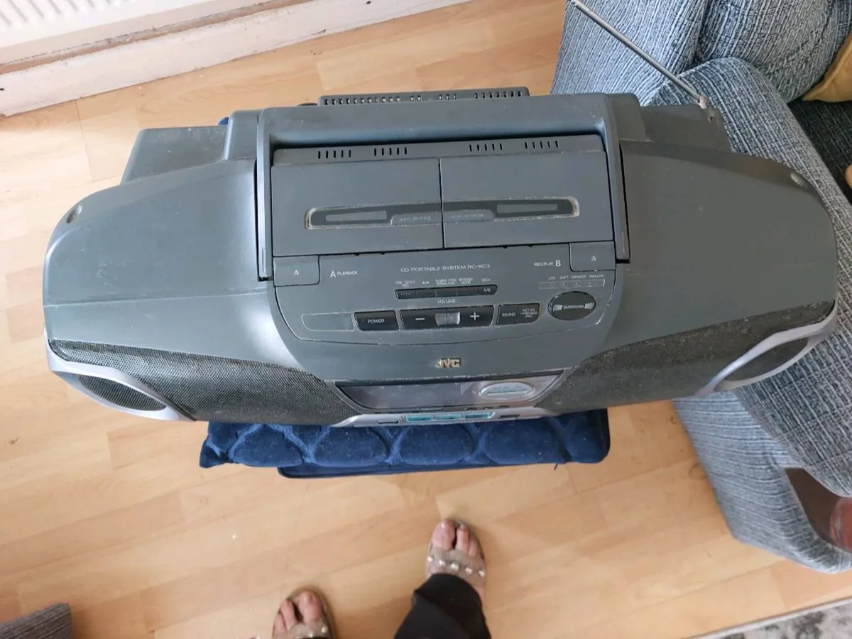JVC Stereo - Image 2