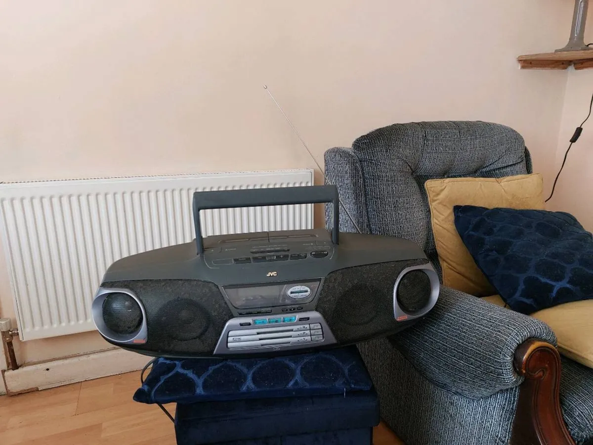 JVC Stereo - Image 3