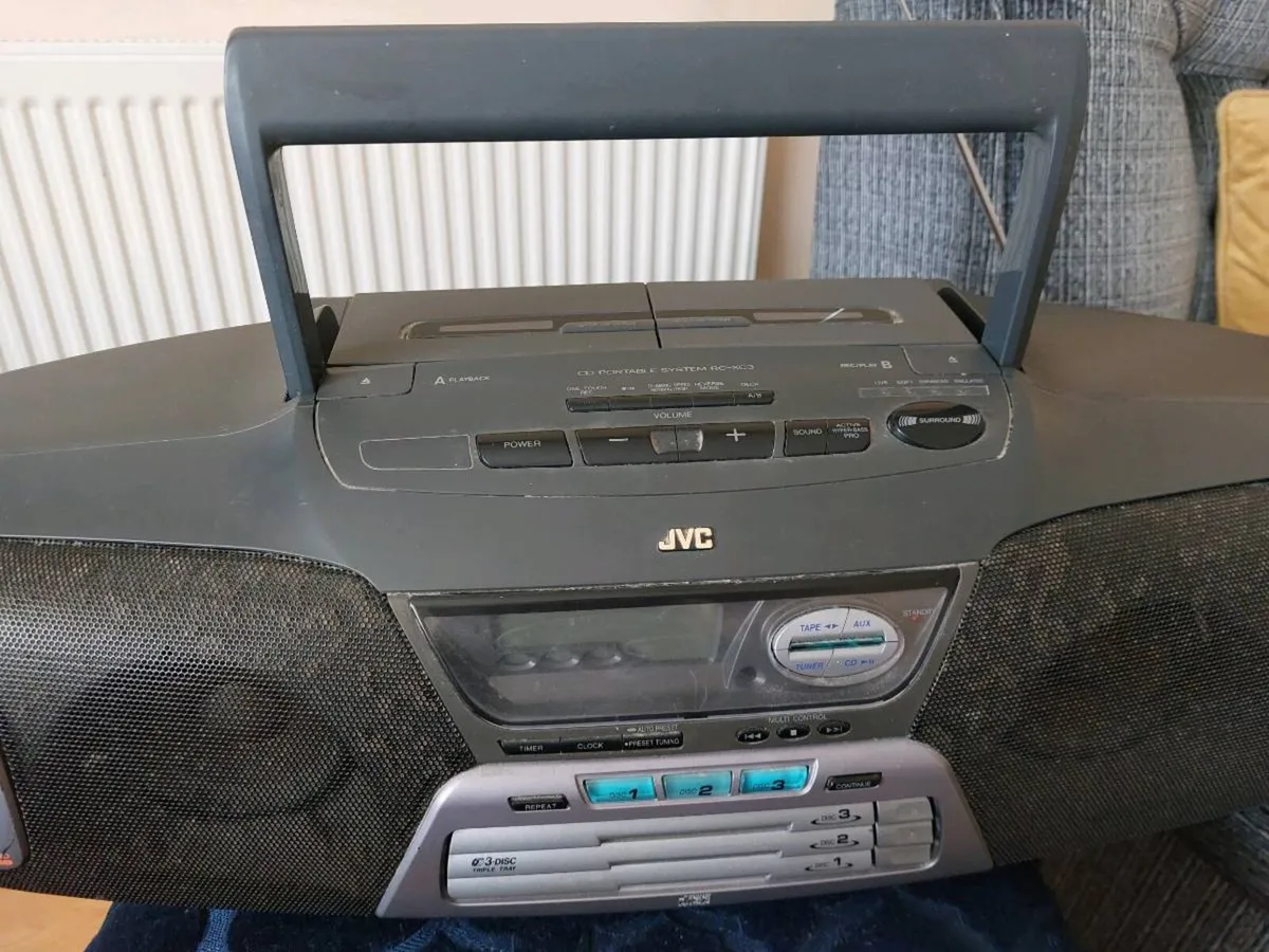 JVC Stereo - Image 4