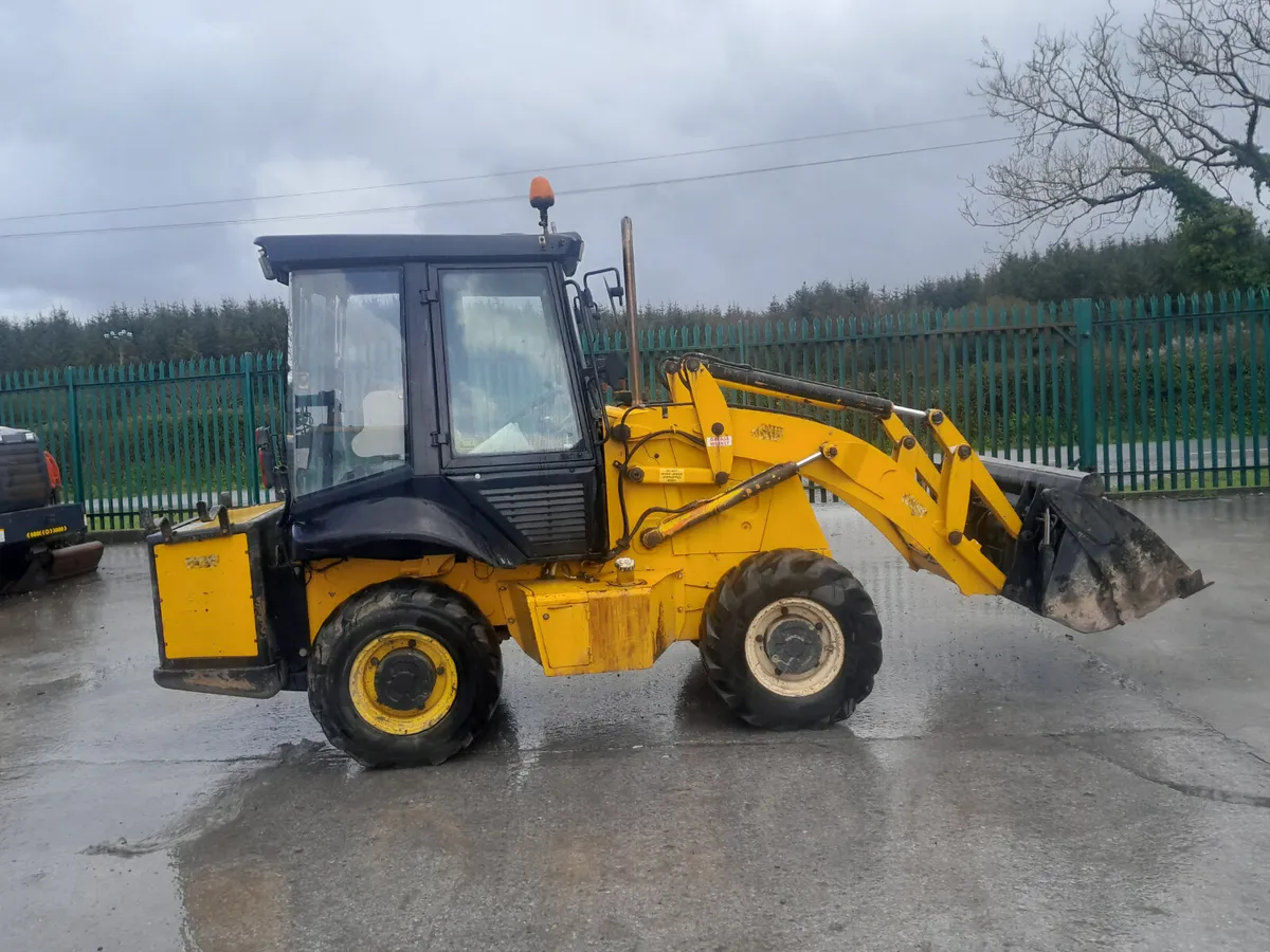 JCB 2CX 2004  (18133) - Image 1