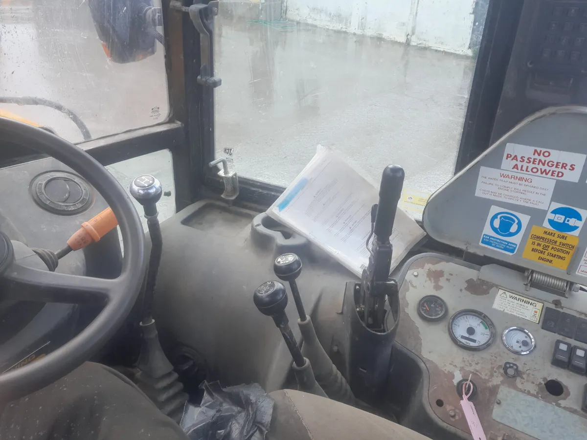 JCB 2CX 2004  (18133) - Image 4