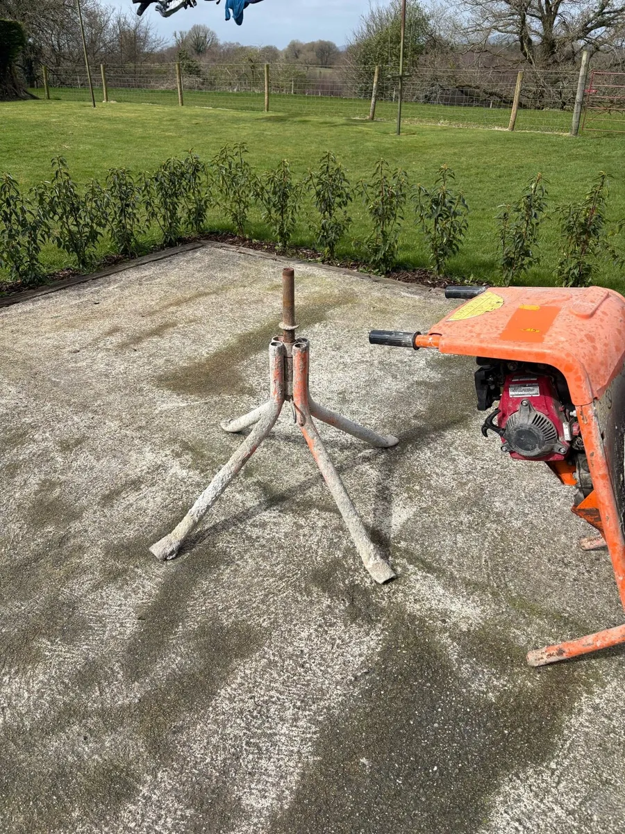 Petrol cement mixer for sale - Image 2