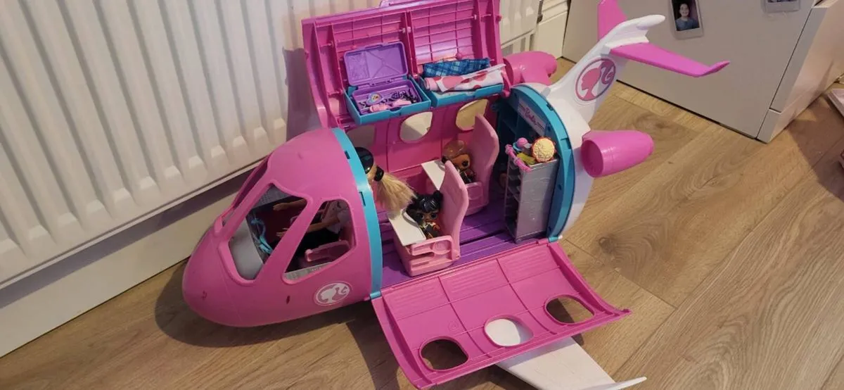 Barbie dream house plus camper, aeroplane and cars - Image 3