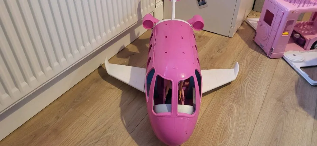 Barbie dream house plus camper, aeroplane and cars - Image 4