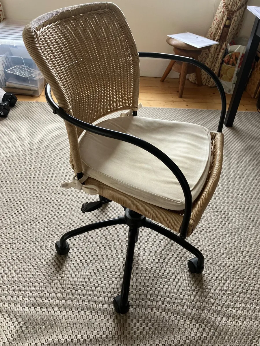 Free Chair - Image 1