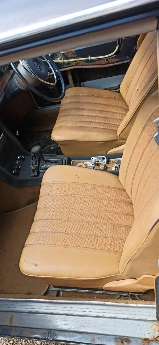 PARTS - Mercedes 250 w114 1972 - Image 2