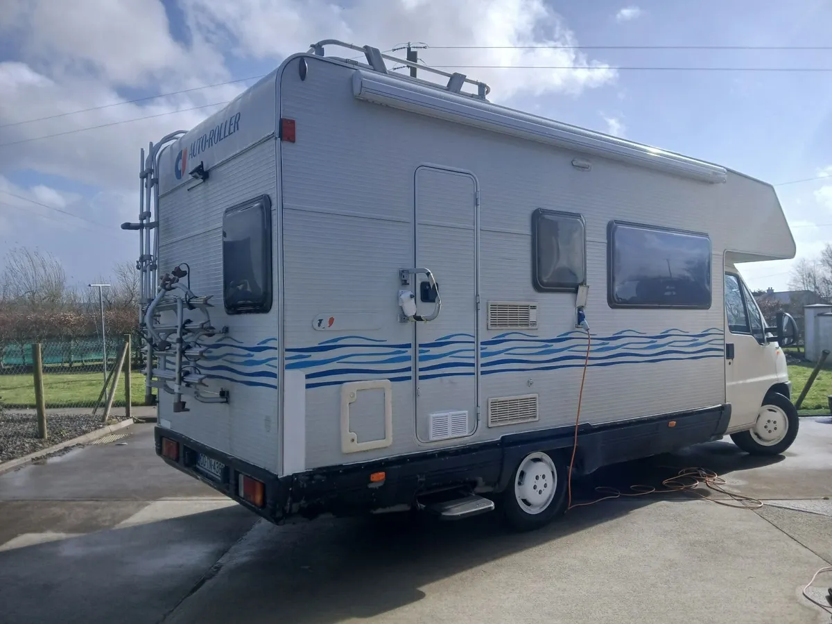 Campervan 6 berth with bunk beds- great for family - Image 3