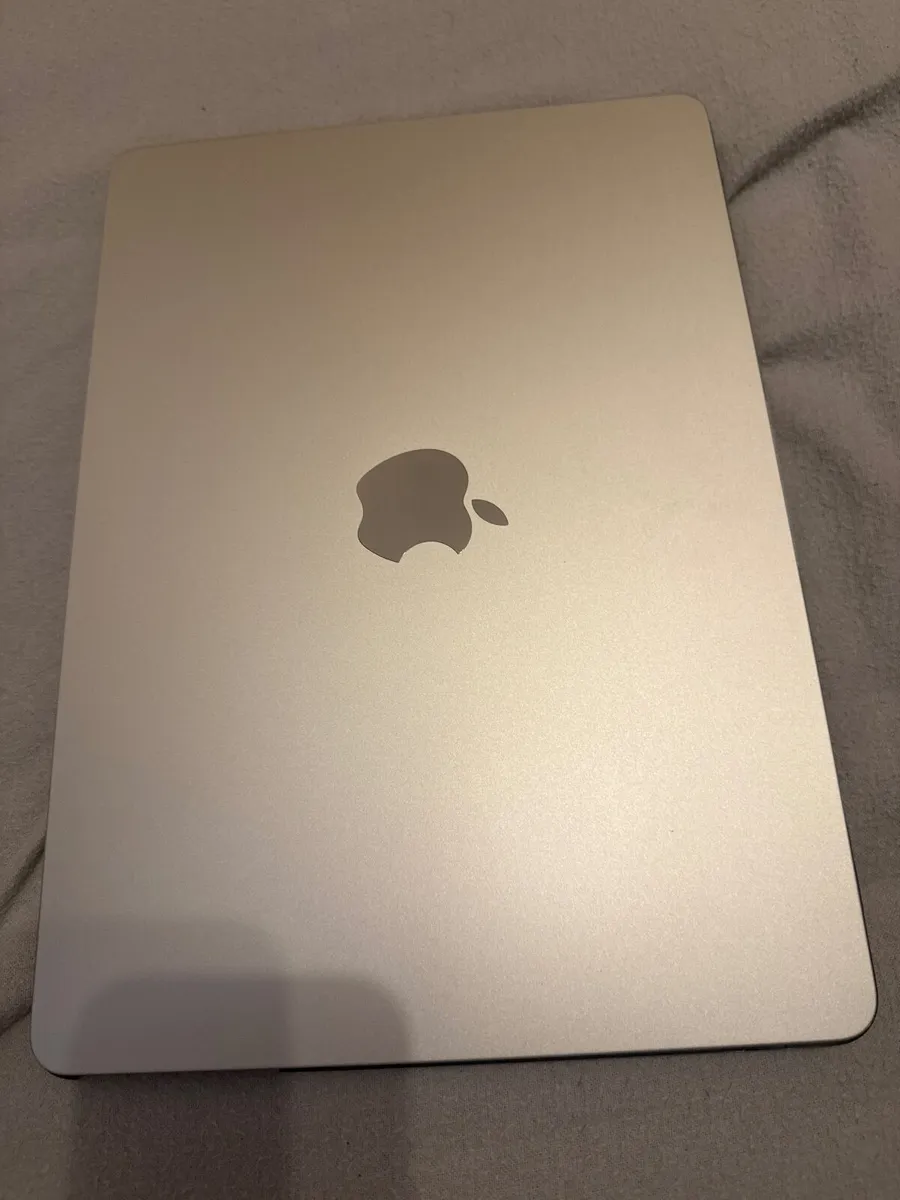 MacBook Air M4 (16GB RAM) - Starlight - - Image 4
