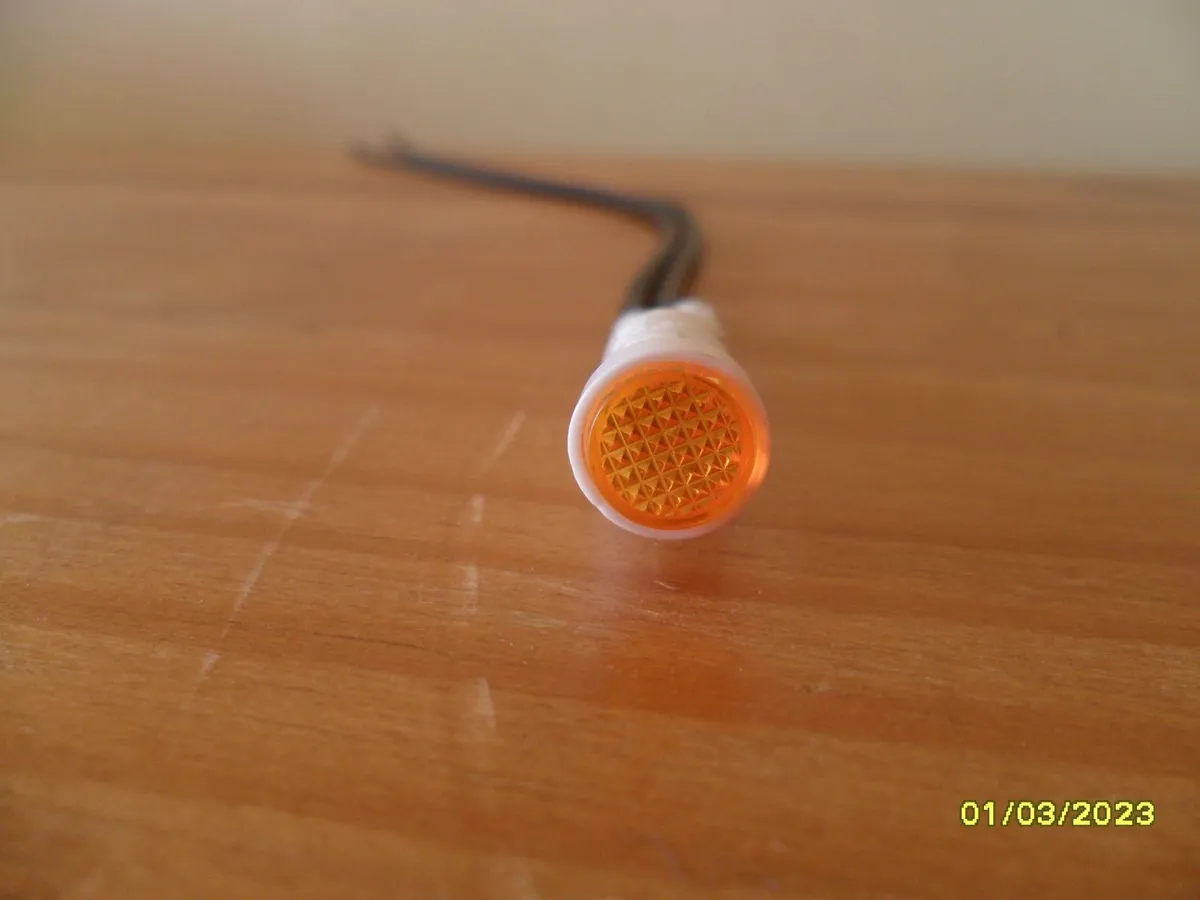 pilot yellow light 230v - Image 1