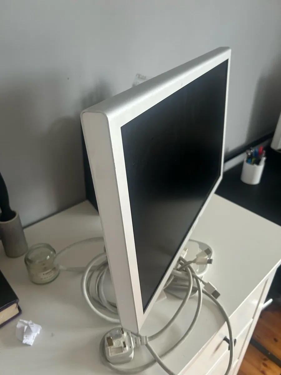 Apple Mac Cinema Display Monitor - Image 4
