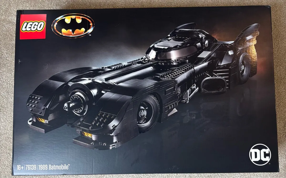 Lego Batmobile 76139