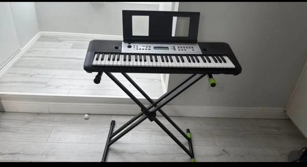 Yamaha piano ypt 255