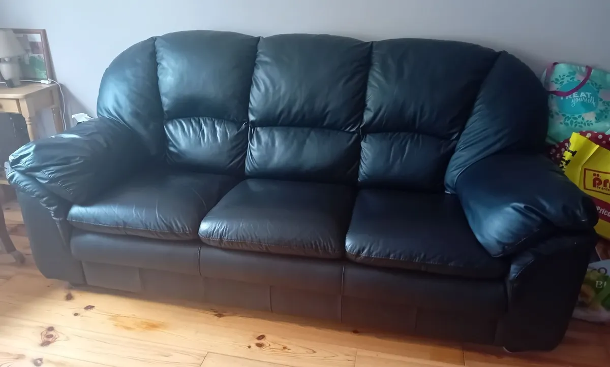 Suite of furniture - Image 2