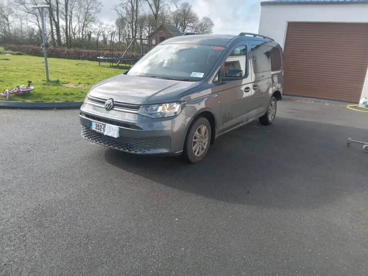 252 VW Caddy 7 seater - Image 1