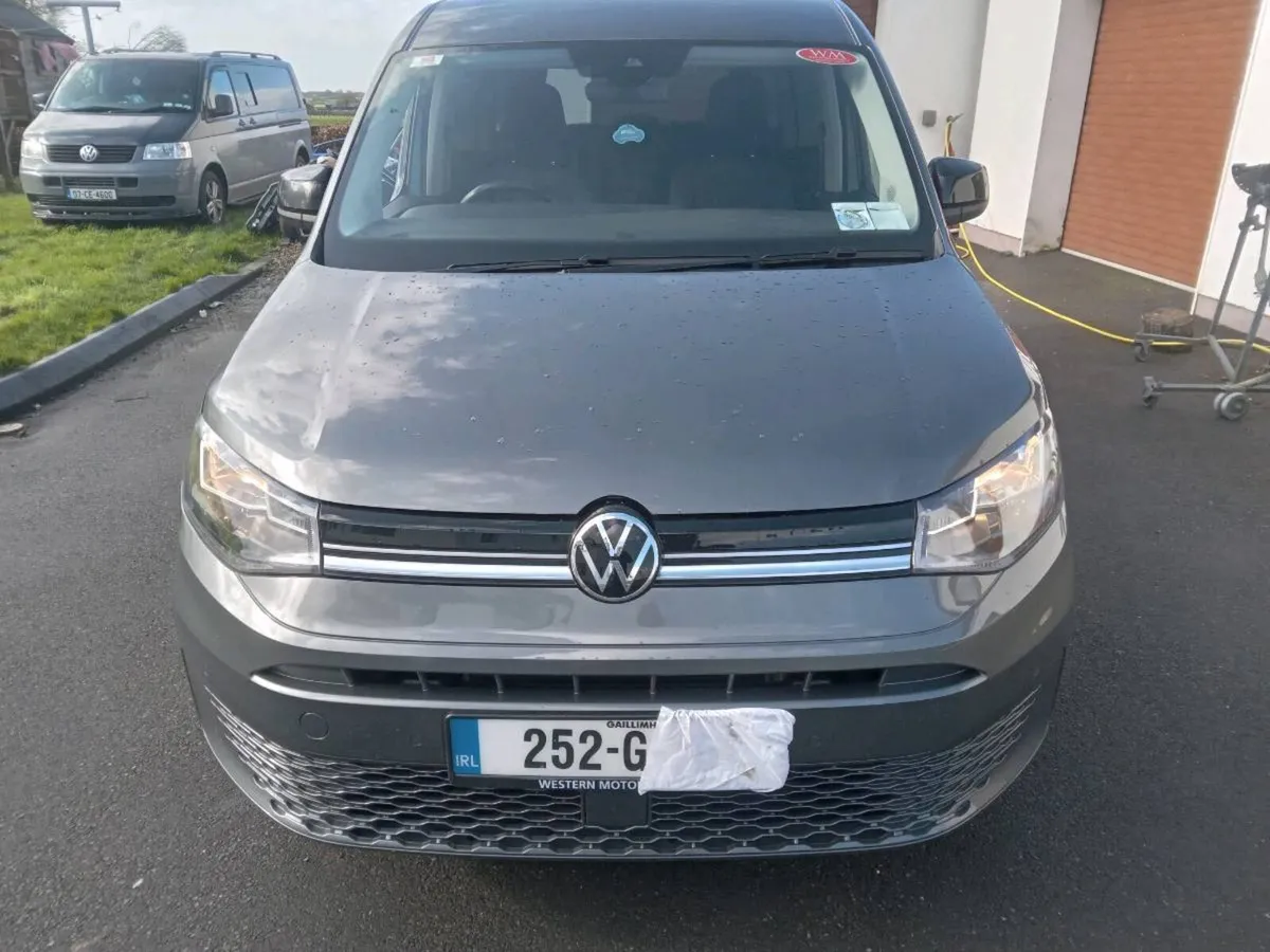 252 VW Caddy 7 seater - Image 3