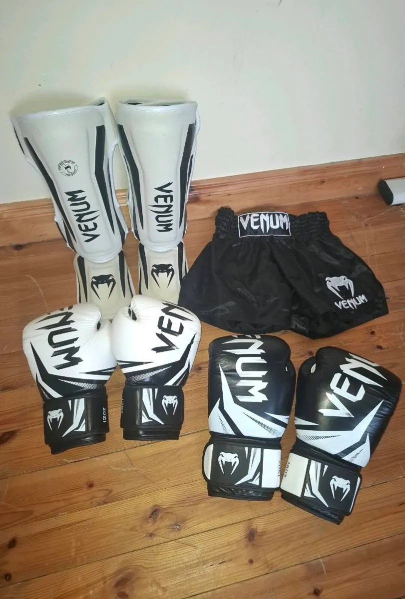 Venum Fight Kit