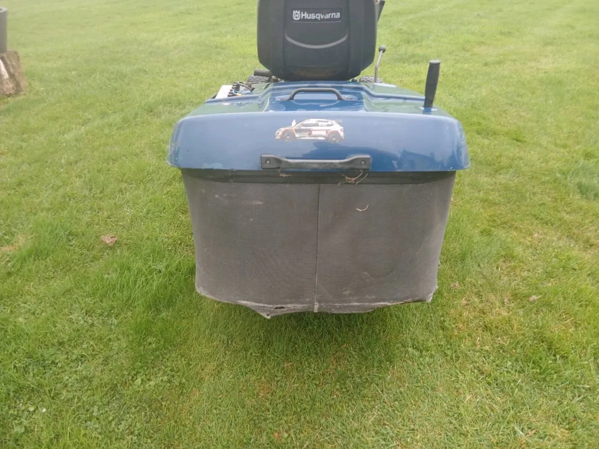 Ride  on mower and engine - Image 3