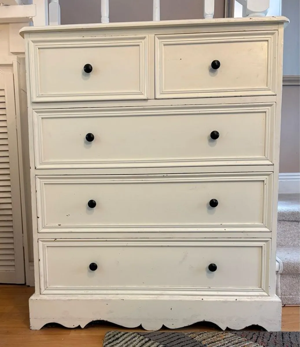 chest of drawers - Image 1